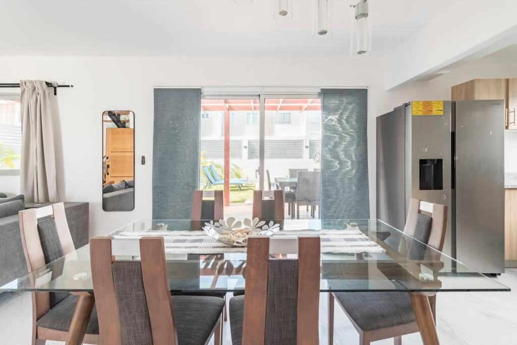 Eco-friendly Tropical 3br 2b With Private Pool & Grill *