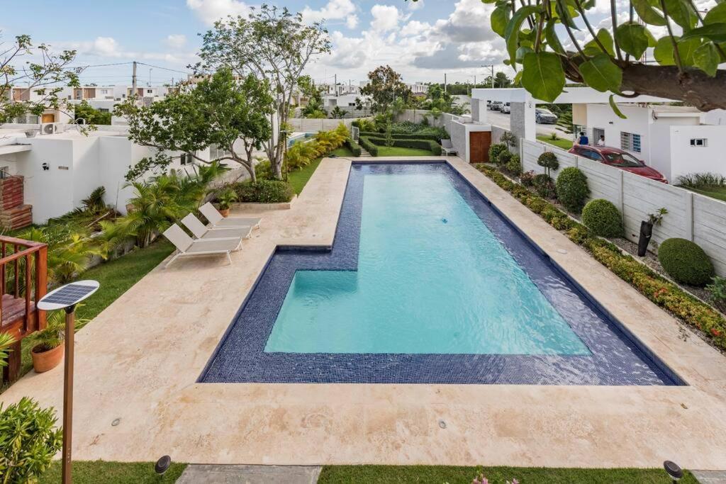 Eco-friendly Tropical 3br 2b With Private Pool & Grill *