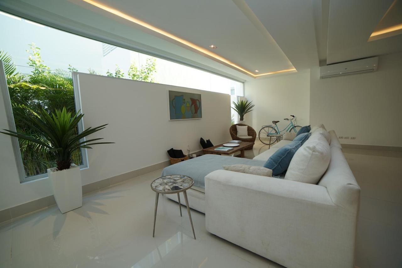 Stylish Luxury San Juan Lakes In Gated Community In Downtown With Private Pool *