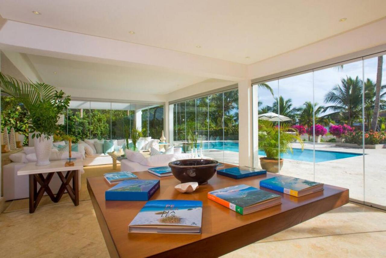 Villa Casa Crystal Luxury Golf Front With Staff Pool