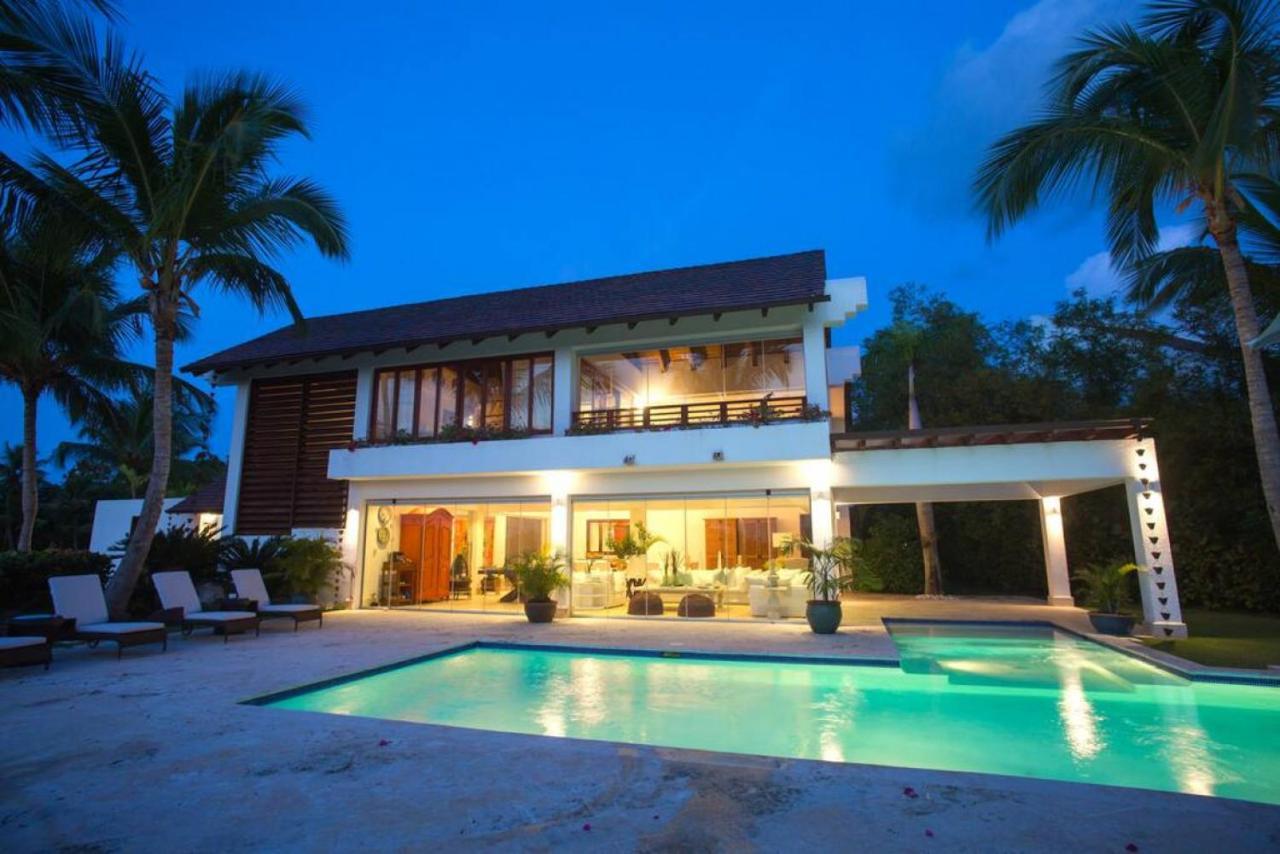 Villa Casa Crystal Luxury Golf Front With Staff Pool