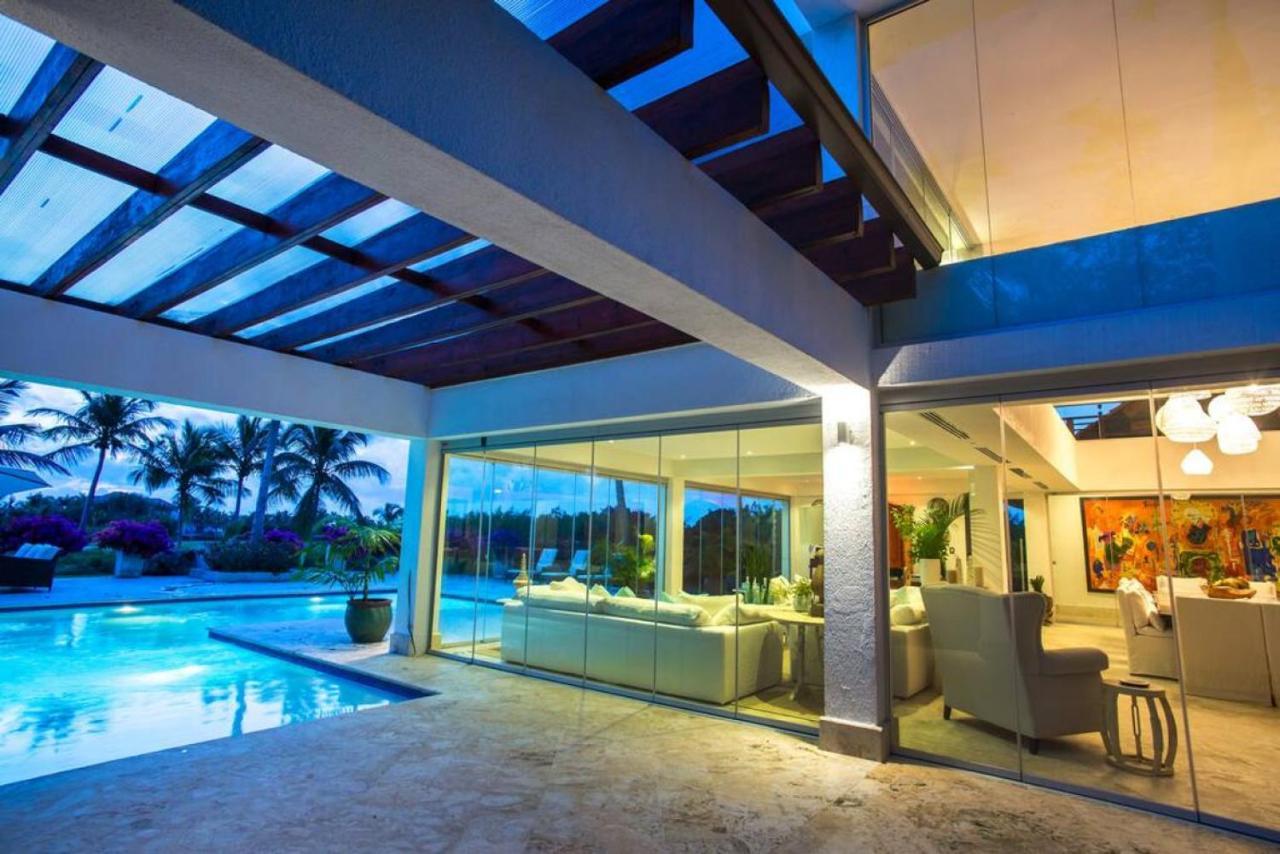 Villa Casa Crystal Luxury Golf Front With Staff Pool