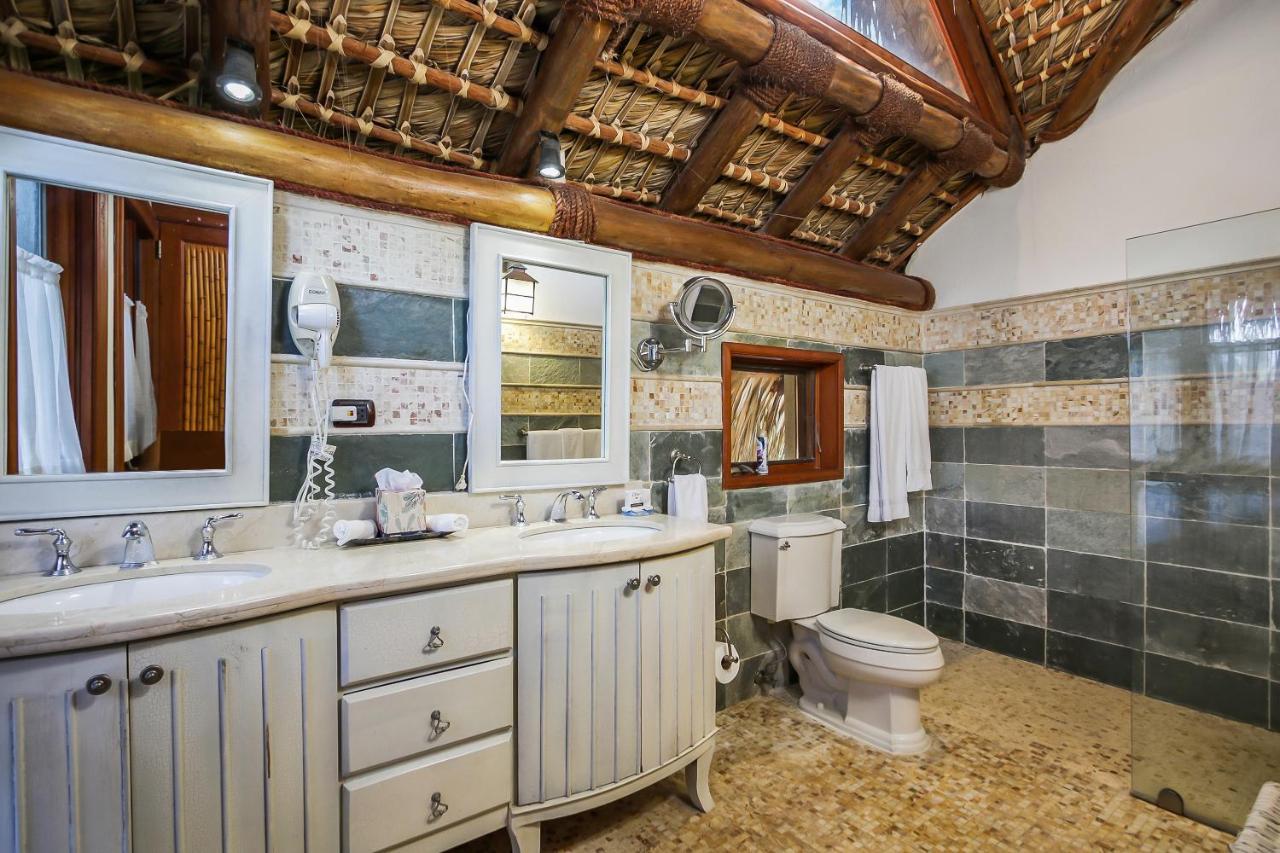 5br Cap Cana With Ocean & Golf Views, Chef, Maid, Butler, Pool, Jacuzzi, And Club Access Villa Punta Cana