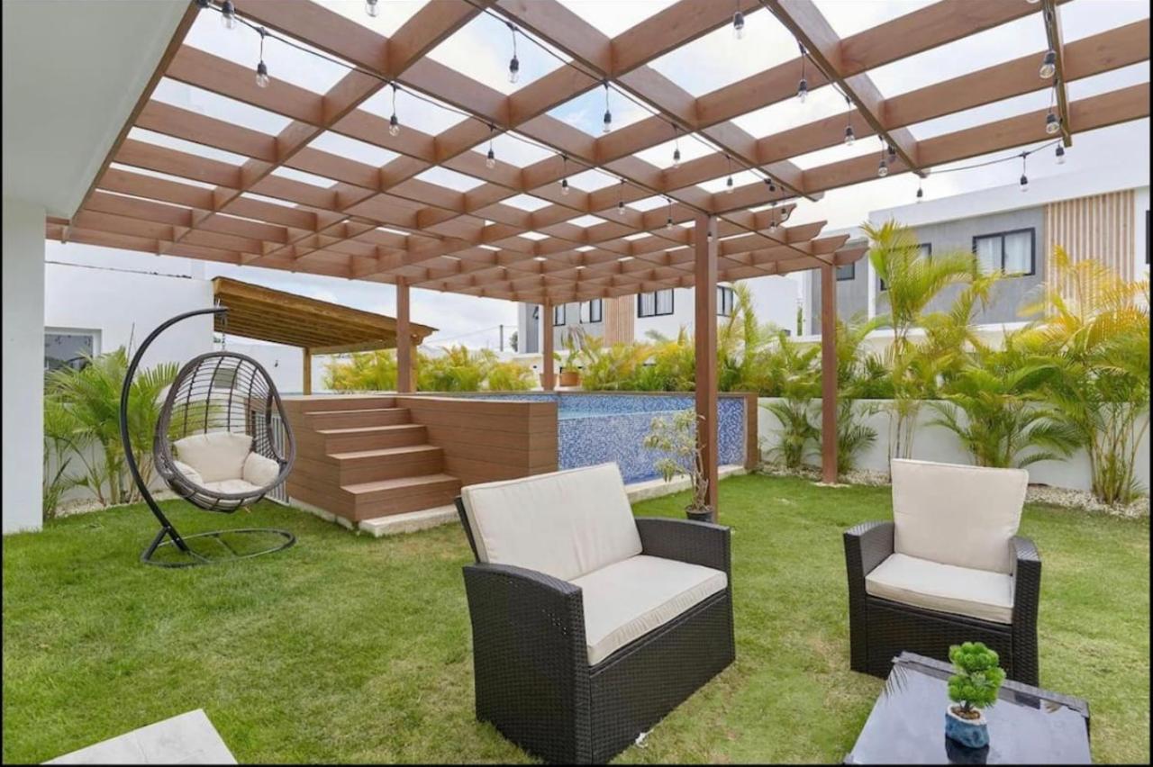 Villa Adosada Con Piscina Privada *