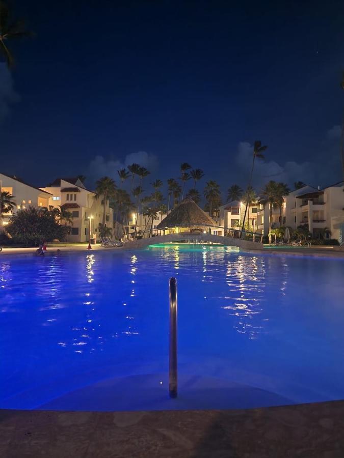 Fully Renovated Beachfront 1br In The Gated Stanza Mare Community With A Private Beach, Pool, Onsite Restaurant And Modern Amenities Such As Refrigerator, Dishwasher, Filtered Water, Microwave, Bbq, Washer Dryer, Bamboo Linens, Free Wi-fi Apartamento Punta Cana