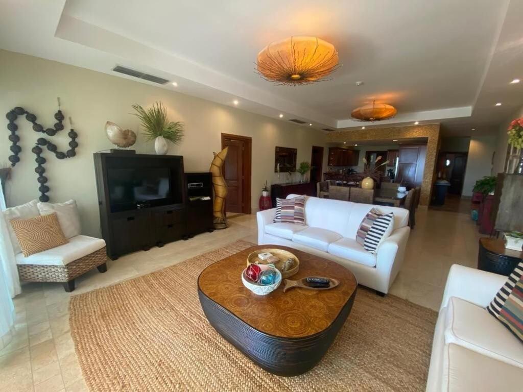 Exclusivos Con Vista A La Playa En Aquamarina, Cap Cana Punta Cana
