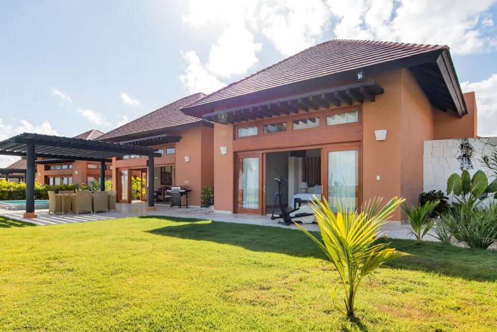 Ileverde 02 - Poolside Garden Breakfasts *