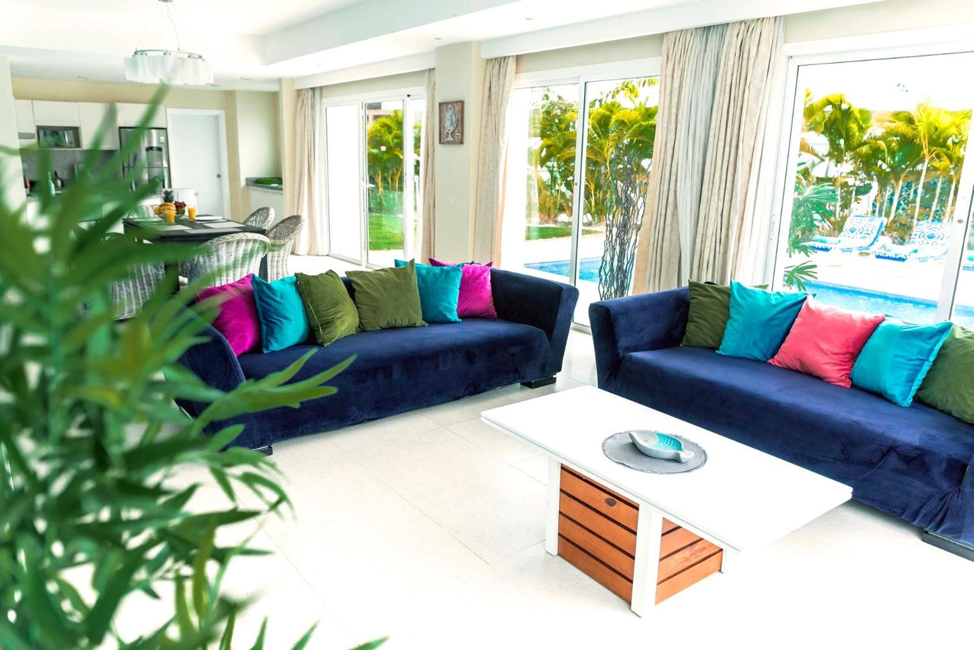 Luxury Private With Pool, Private Beach, Bbq