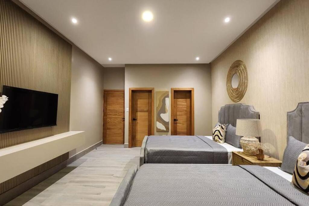 Exclusive * Private And Housekeeping Villa
