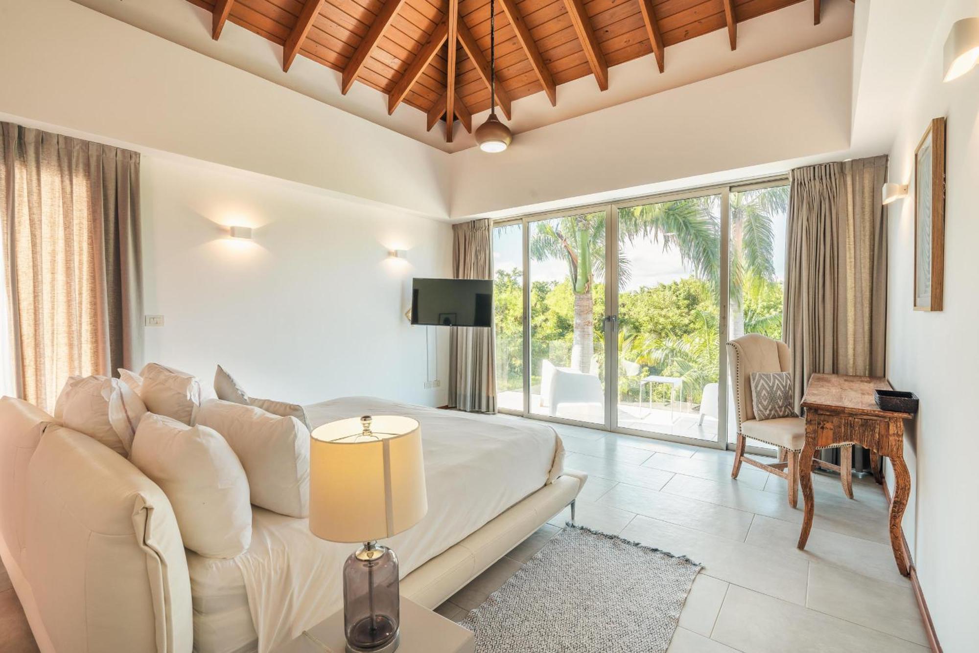 Luxurious And Modern With Pool At Yarari