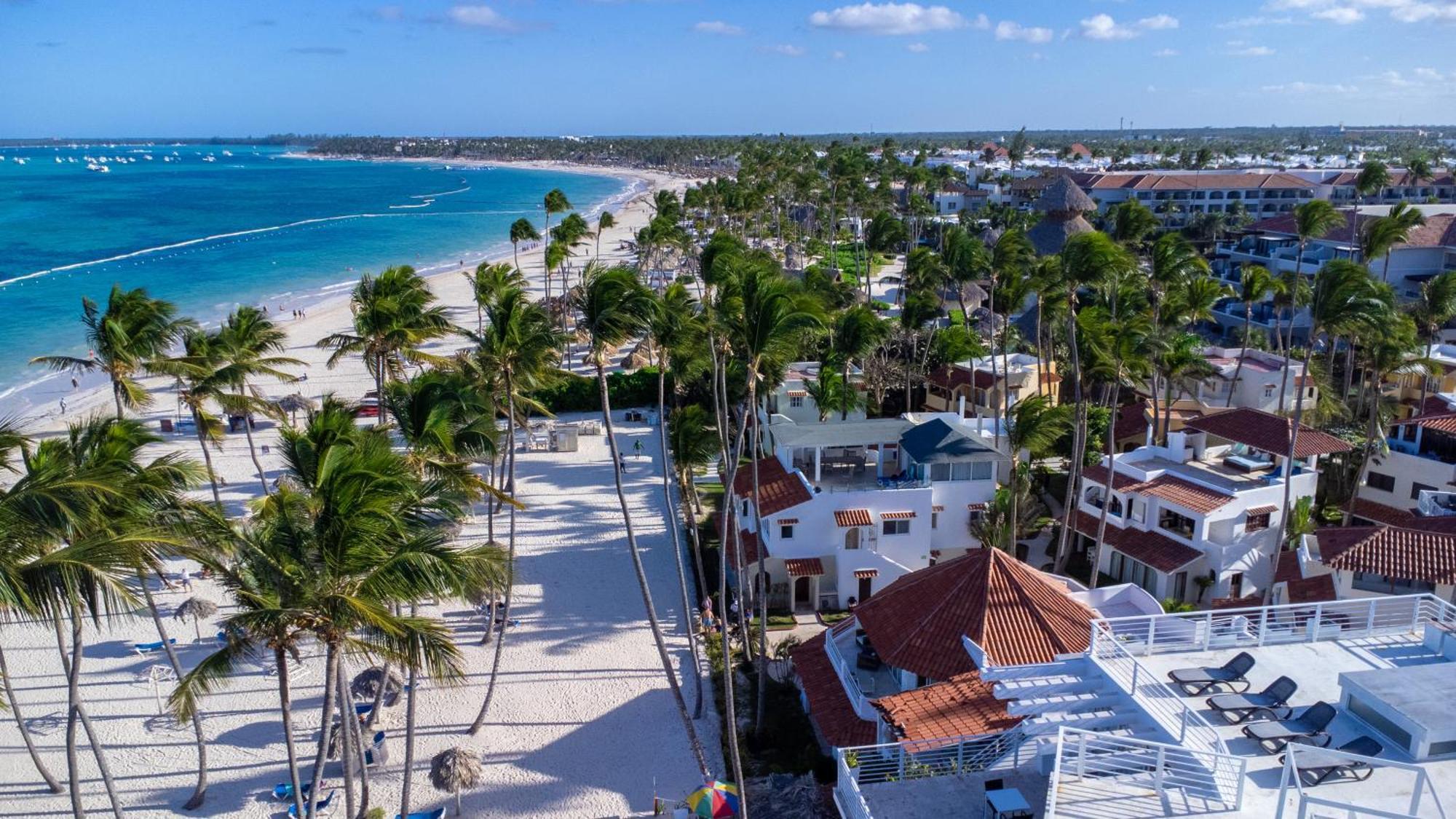 Piazzetta Steps From Bavaro Beach With Pool Access Punta Cana