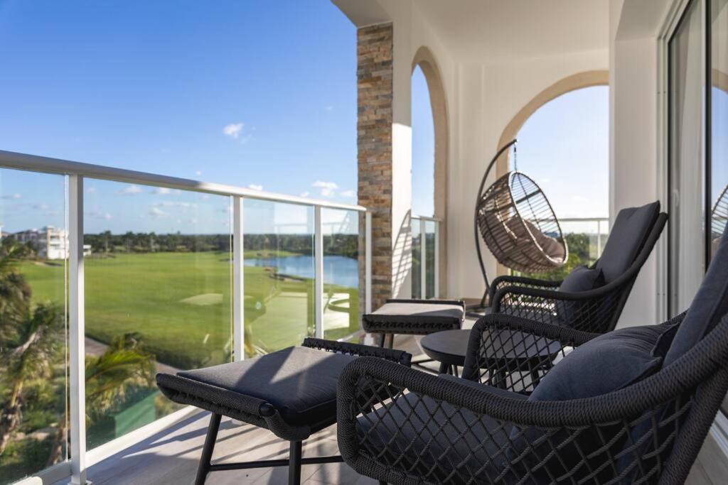 Modern & Relaxing Penthouse And Golf View