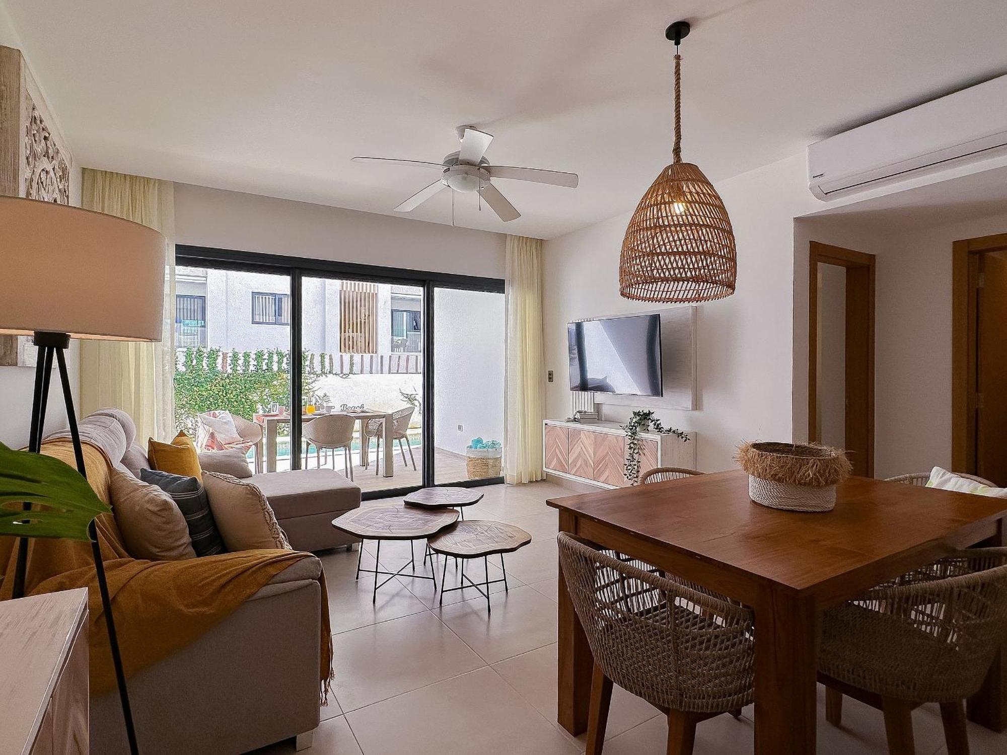 Apto De 2 Hab Y 2 Ban Swim Up A Pasos De La Playa Punta Cana