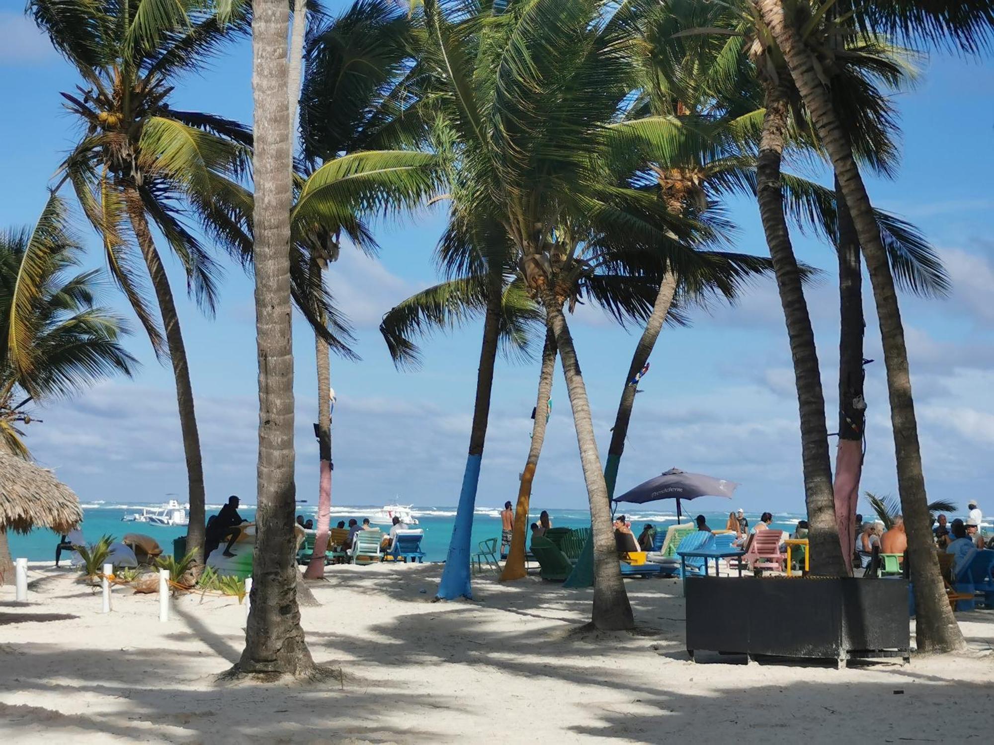Tropical Village Playa Los Corales