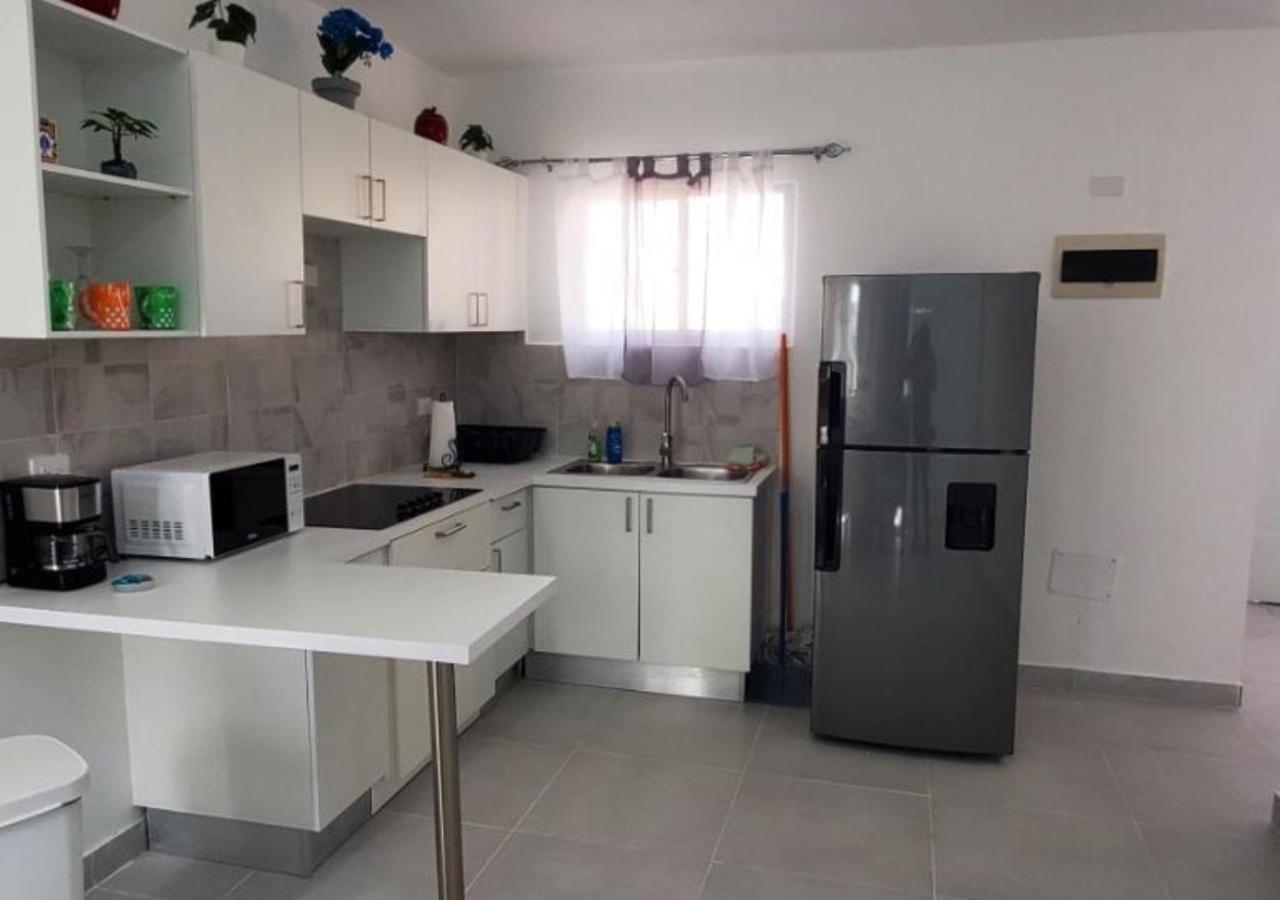 Newly Built Beautiful 2br House With Yard Сasa de vacaciones *