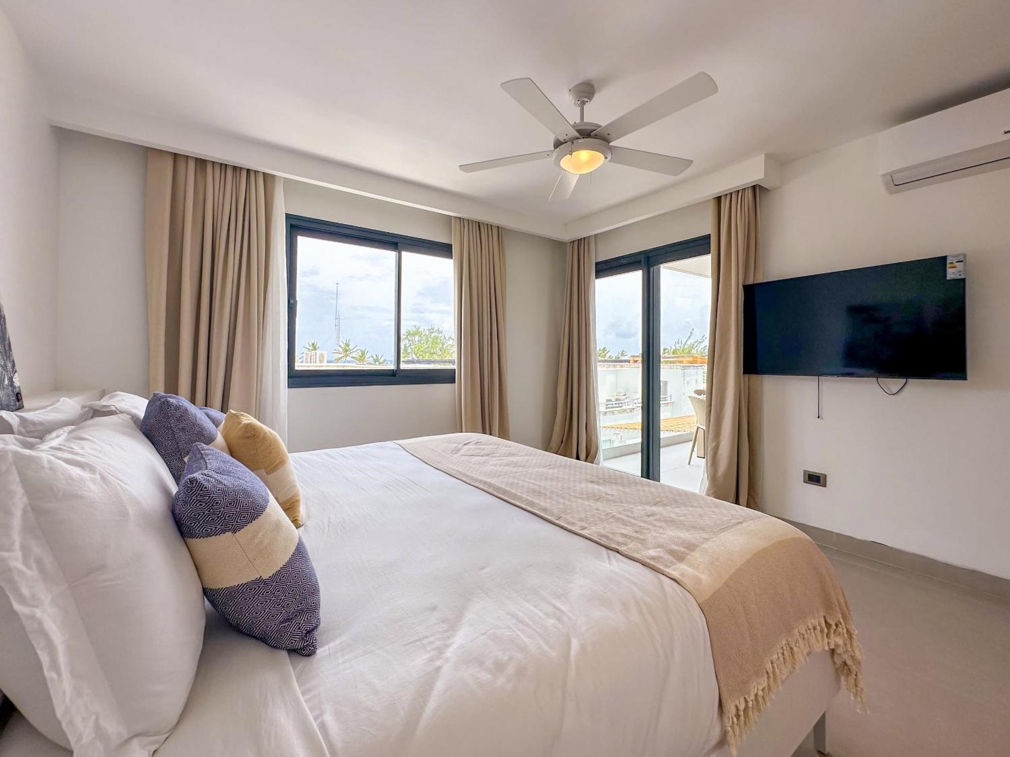 Spectacular Penthouse With Ocean Views Apartment *