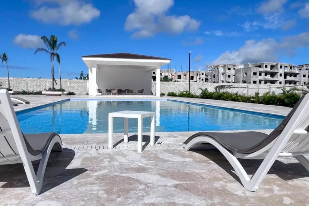 Lovely 2 Bed 2 Bath With Pool Apartamento *