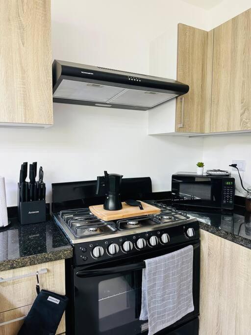 Apartamento Lovely 2 Bed 2 Bath With Pool *