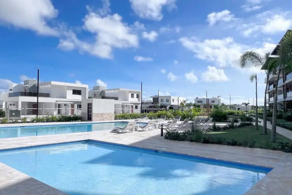 Lovely 2 Bed 2 Bath With Pool Apartamento