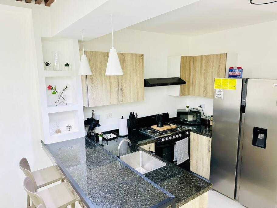 Lovely 2 Bed 2 Bath With Pool *