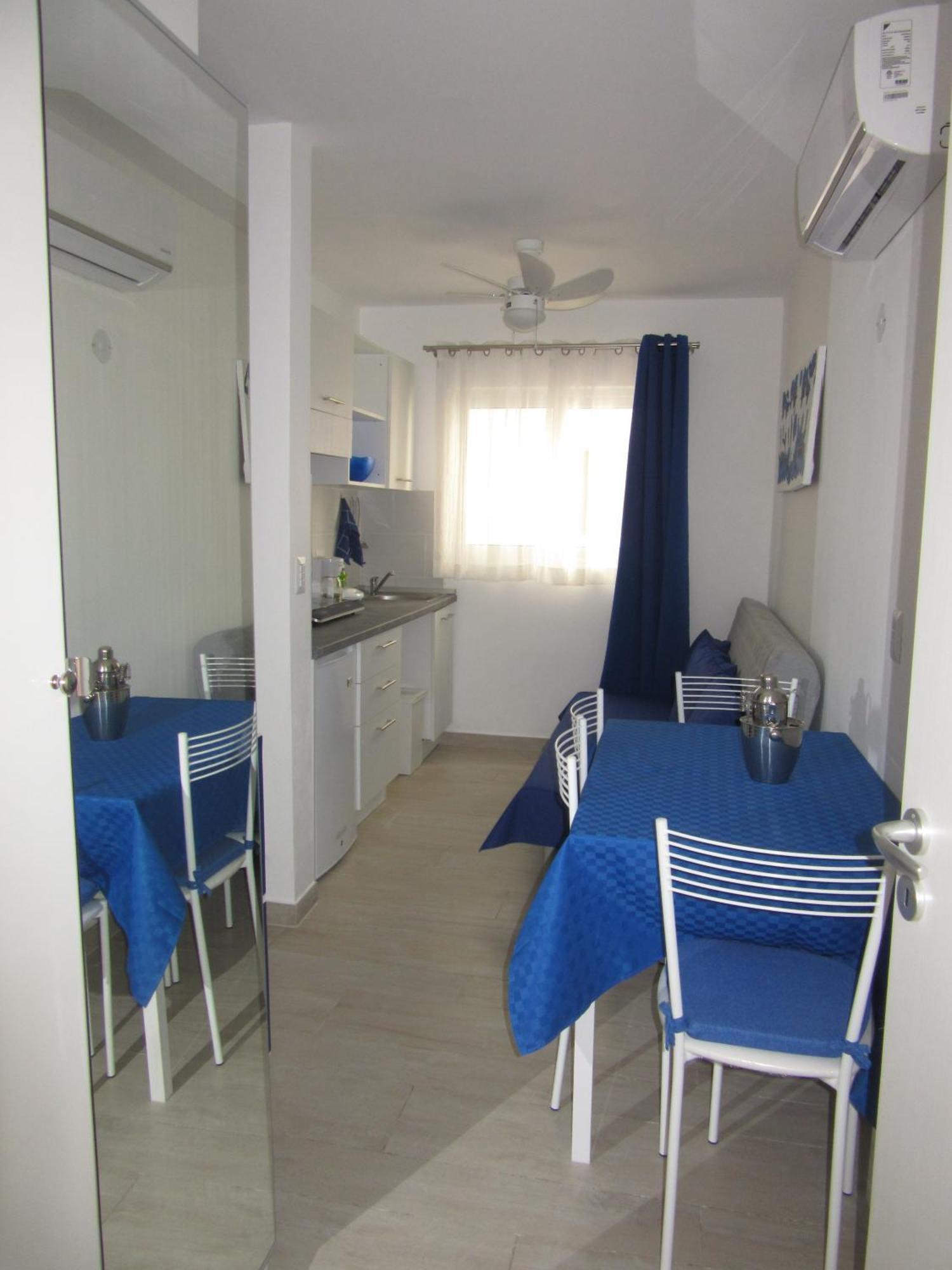 Coral Village 1 - Caribbean Apartments, & Pool Apartamento *
