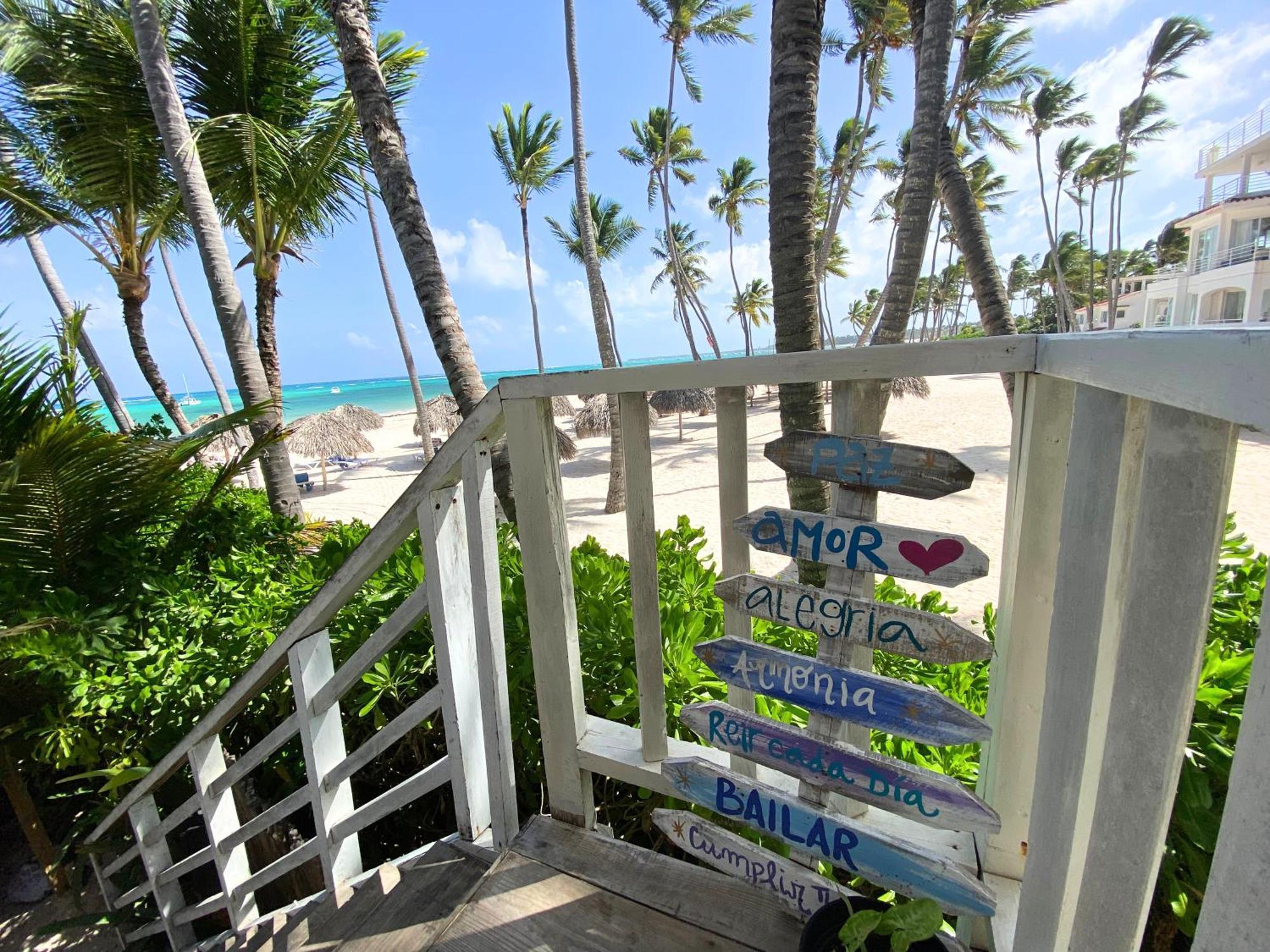 Caraibo Rooftop Pool & Beach Club Hotel