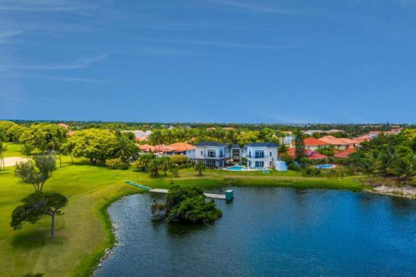 View Cocotal Golf & Club *