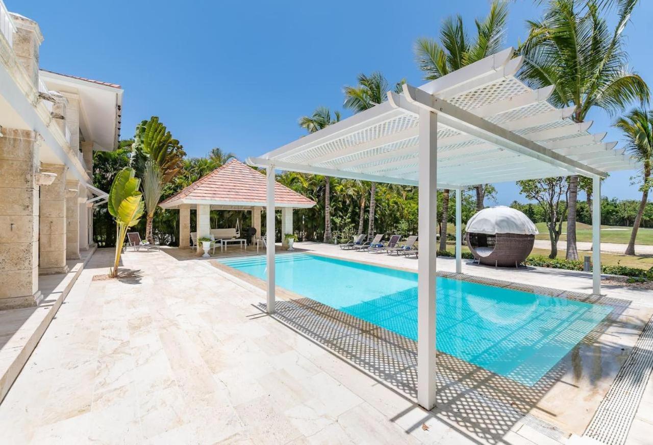 Rubi 27 Luxurious With 6 Bedrooms Pool And Private Beach Villa