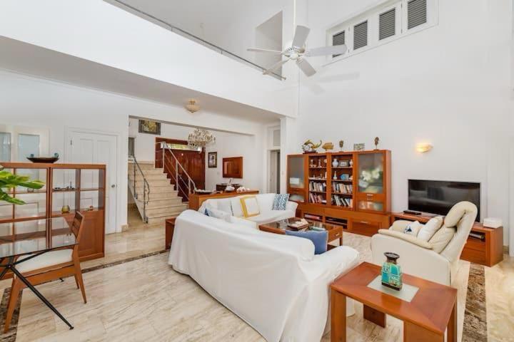Rubi 27 Luxurious With 6 Bedrooms Pool And Private Beach *