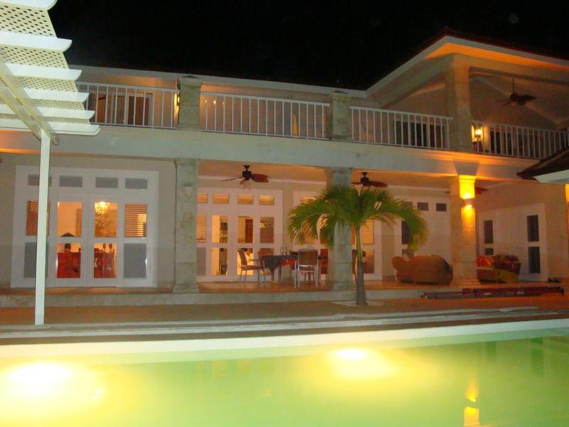 Rubi 27 Luxurious With 6 Bedrooms Pool And Private Beach Villa *