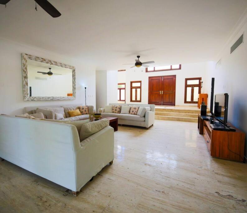 5 Bdr Pool Golf Club *