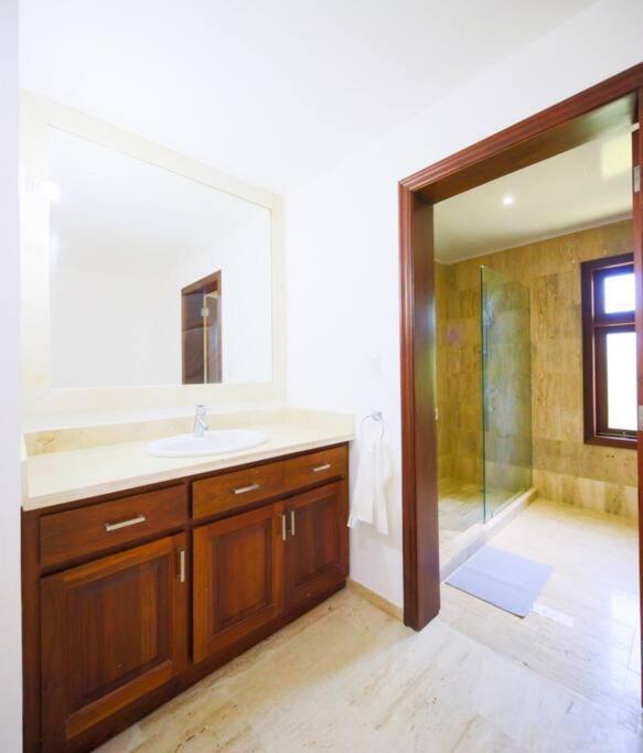 5 Bdr Pool Golf Club *