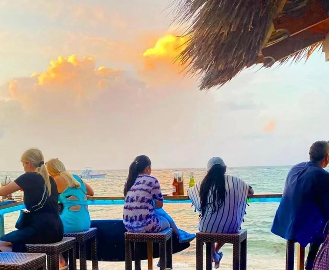 Vacation With Rooftop Pool, Beach Club, Restaurants - Playa Los Corales Punta Cana