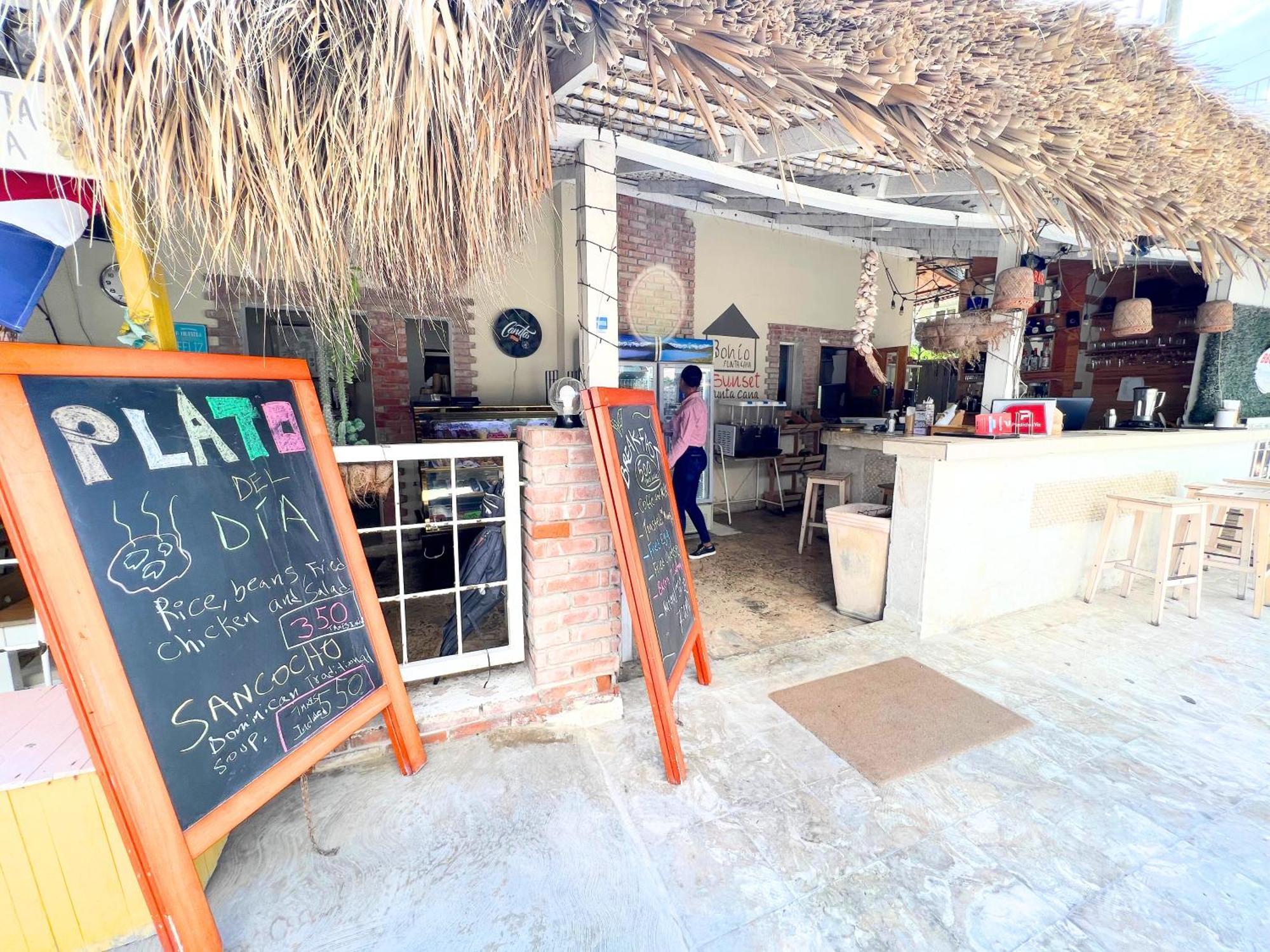 Arena Palms Beach Club & Hotel