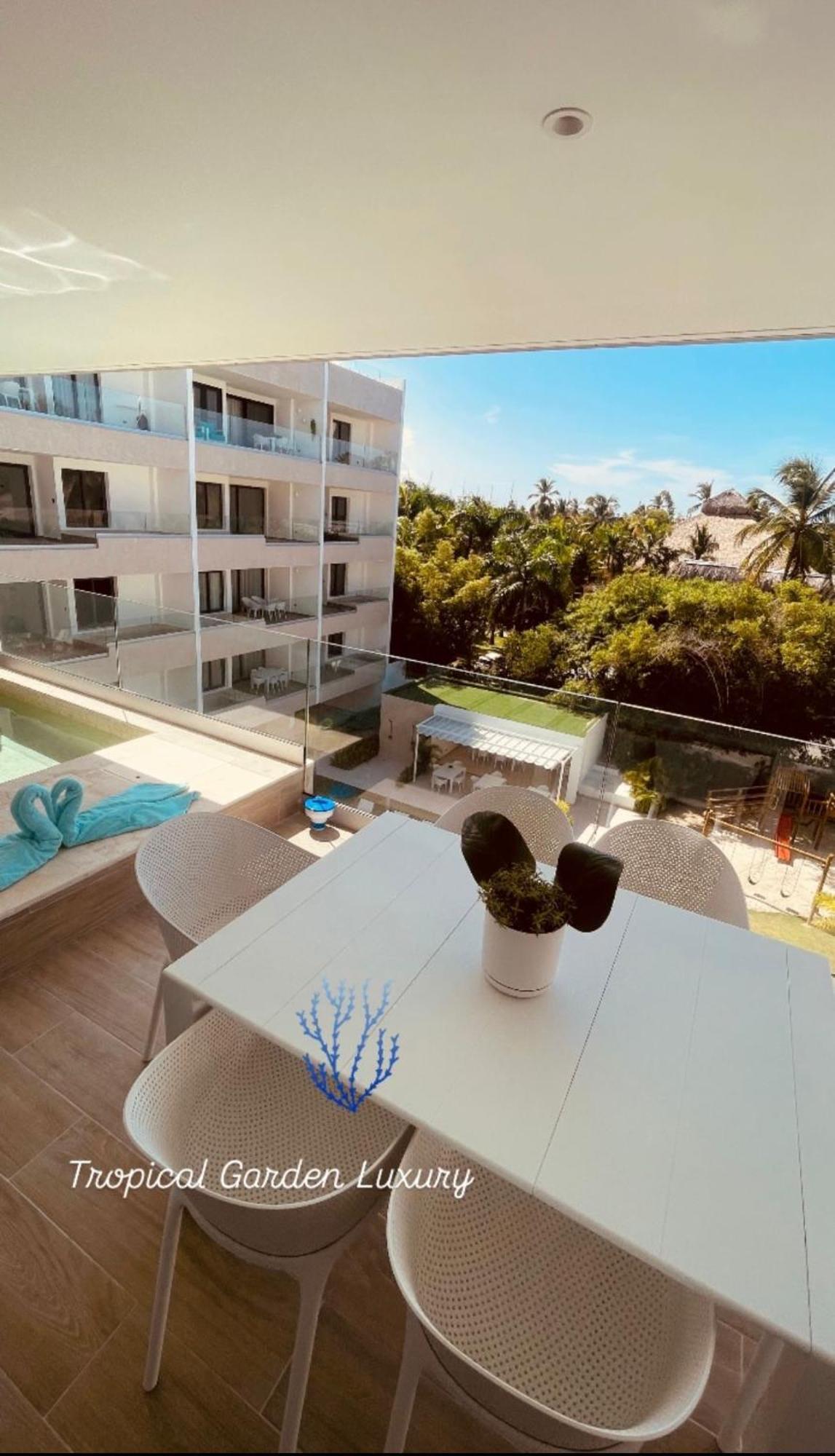 Tropical Garden Luxury Con Picuzzi