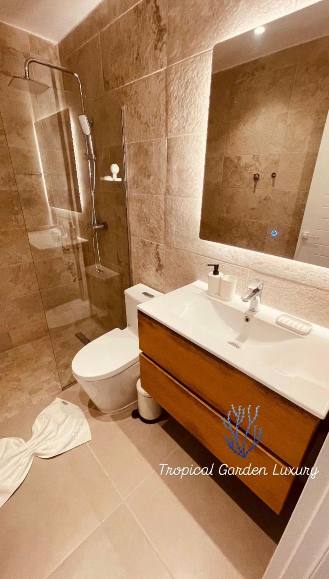 Tropical Garden Luxury Con Picuzzi Apartamento *
