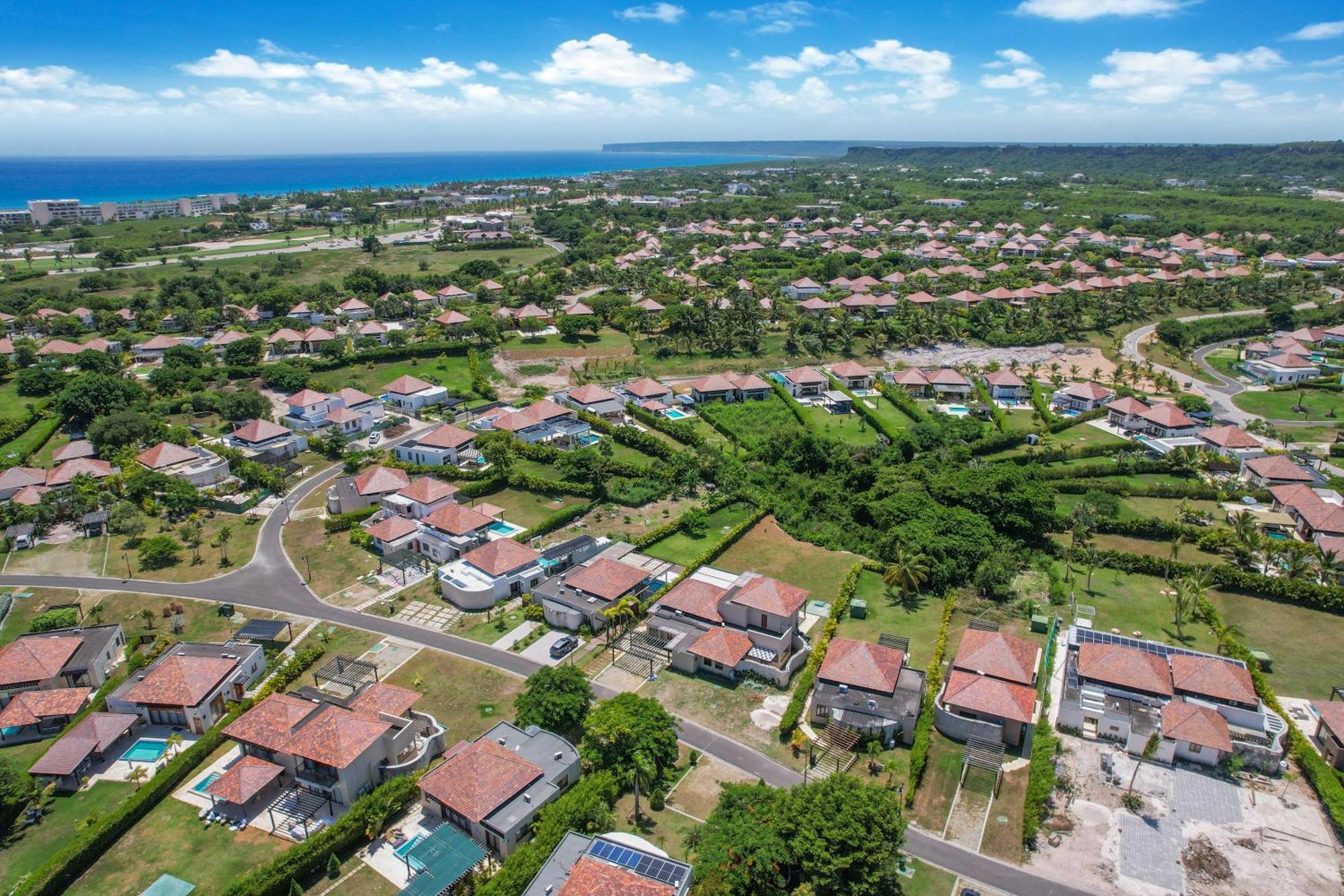 Luxury Cap Cana With 3 Bedrooms, Plunge Pool, Maid, And Golf Course Access *