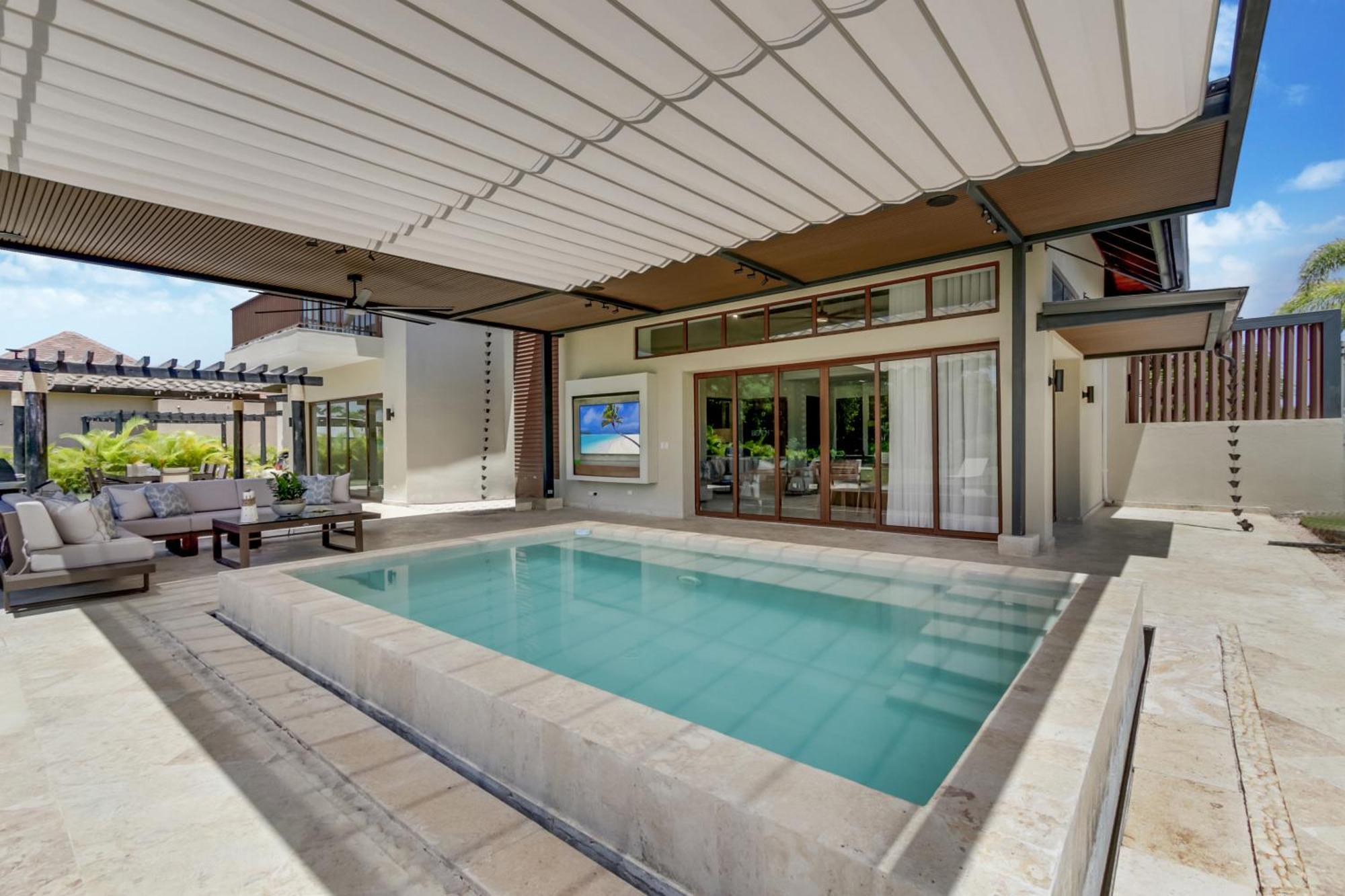 Villa Luxury Cap Cana With 3 Bedrooms, Plunge Pool, Maid, And Golf Course Access *