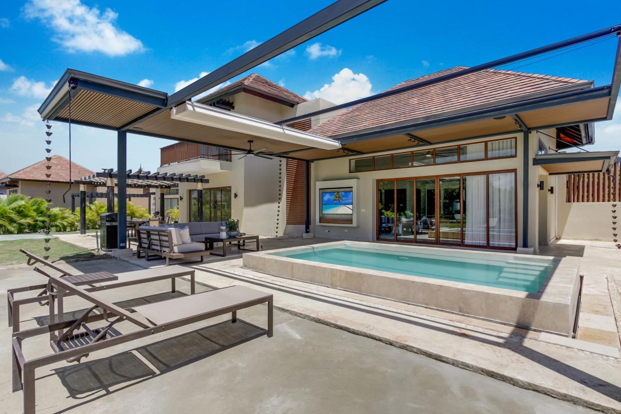 Villa Luxury Cap Cana With 3 Bedrooms, Plunge Pool, Maid, And Golf Course Access Punta Cana