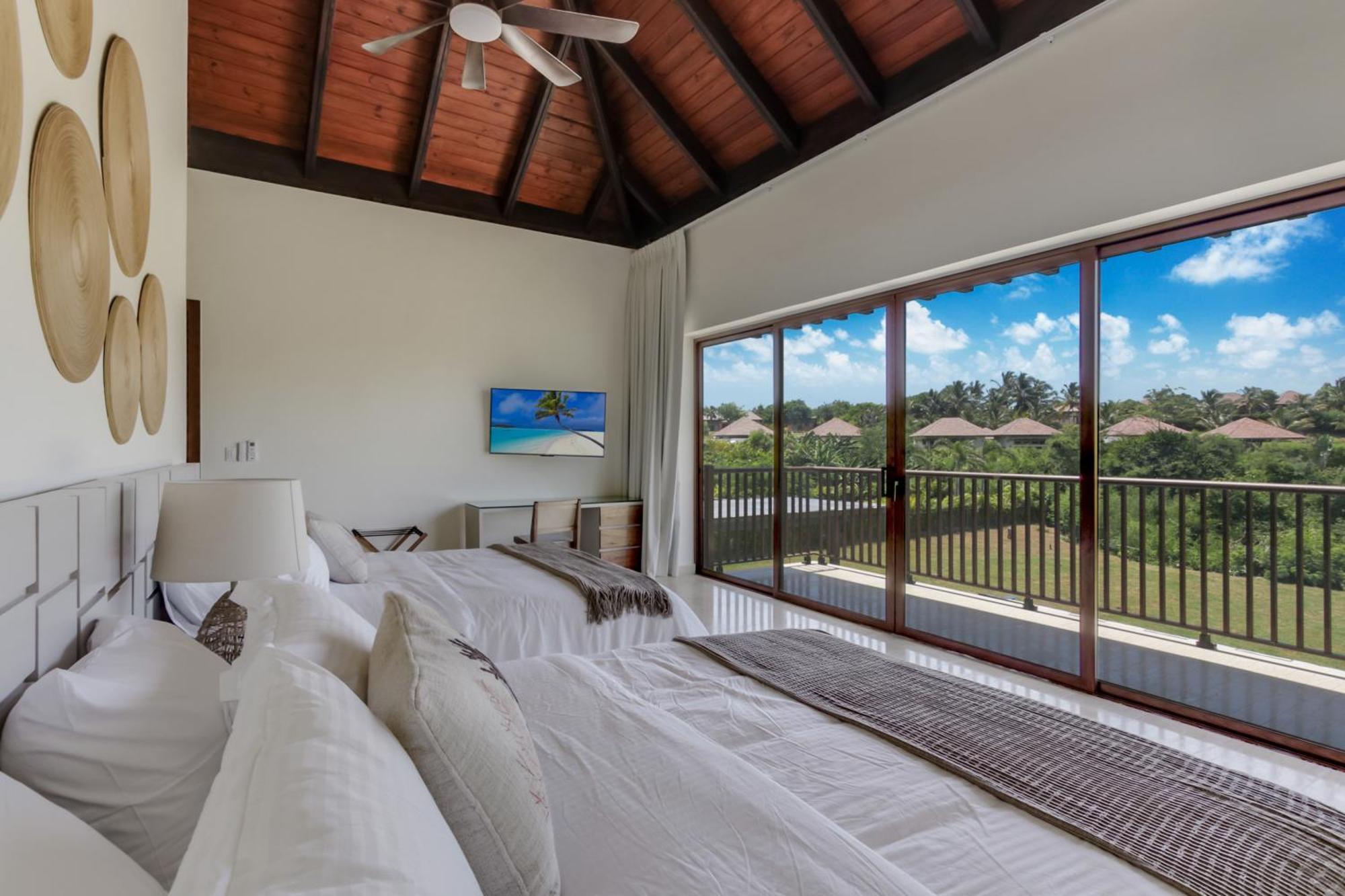 Villa Luxury Cap Cana With 3 Bedrooms, Plunge Pool, Maid, And Golf Course Access *