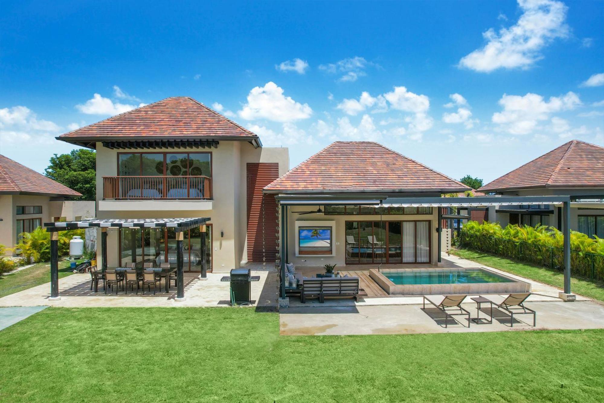 Luxury Cap Cana With 3 Bedrooms, Plunge Pool, Maid, And Golf Course Access Villa Punta Cana
