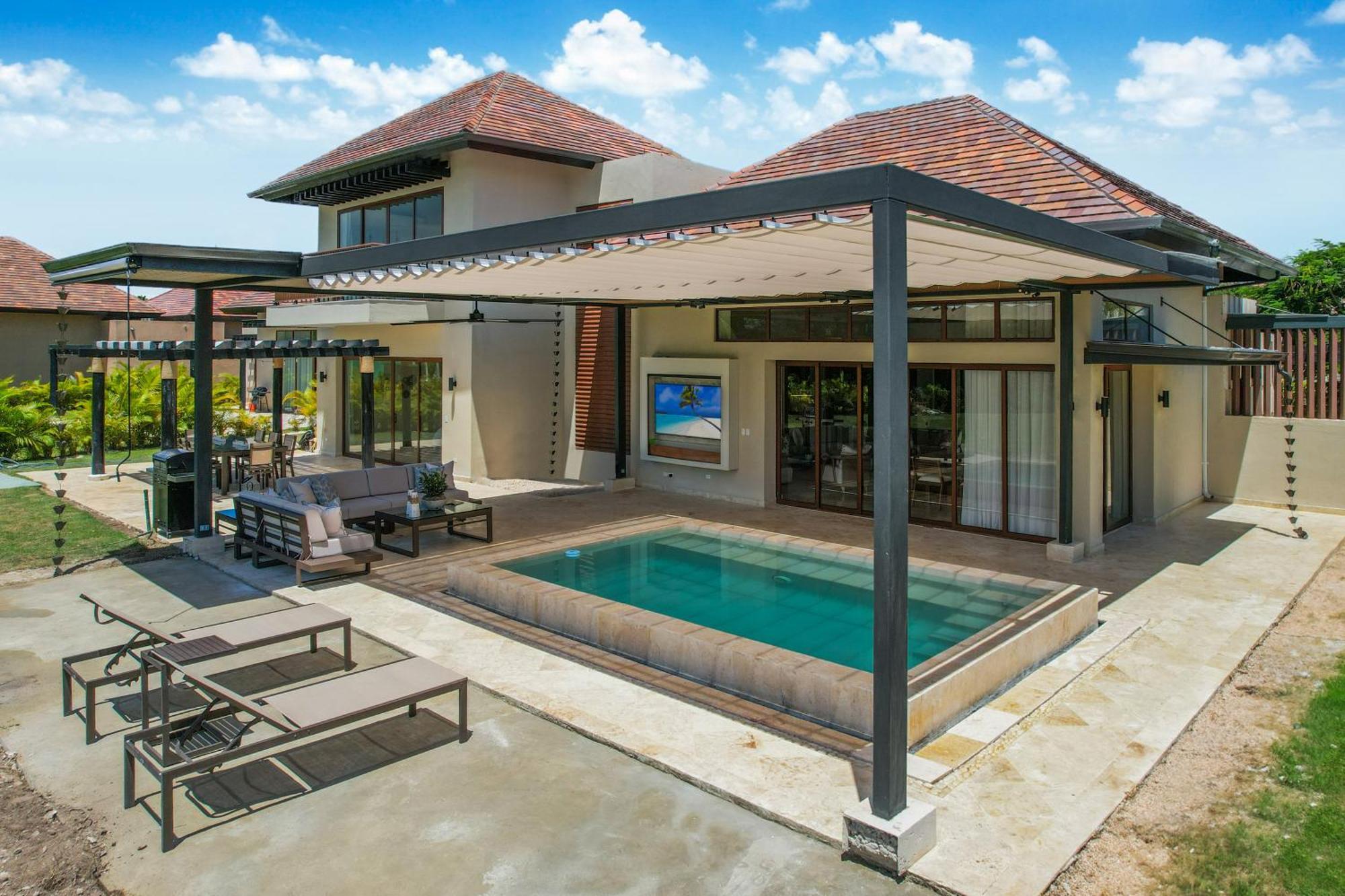 Luxury Cap Cana With 3 Bedrooms, Plunge Pool, Maid, And Golf Course Access Villa Punta Cana