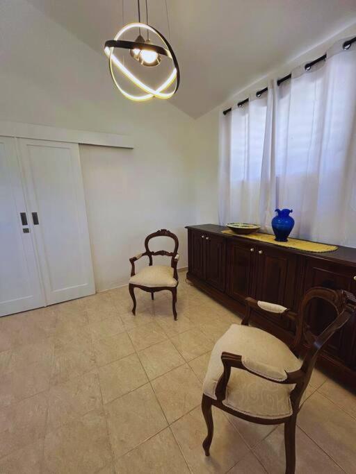 Elisa 4br With Pool Jacuzzi & Bbq Villa