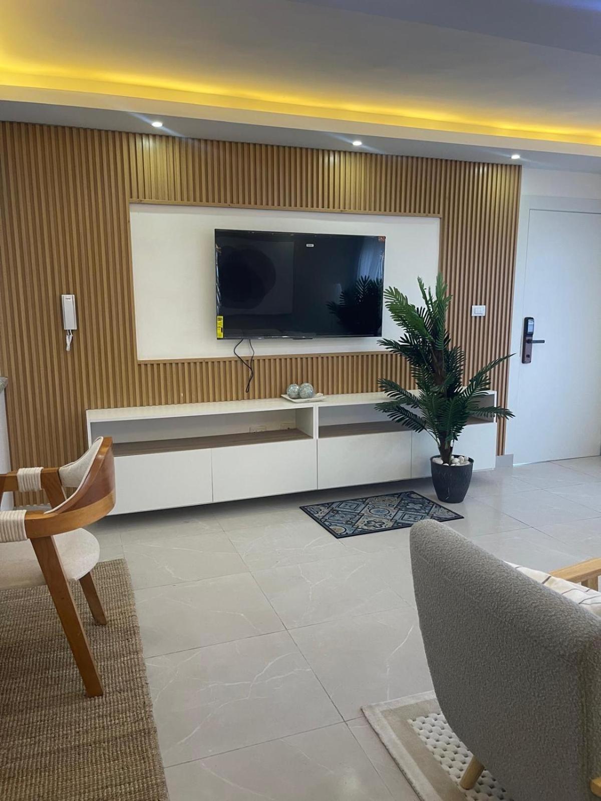 Hermoso Apto Amueblado A 5 Minutos De Downtown Apartamento *
