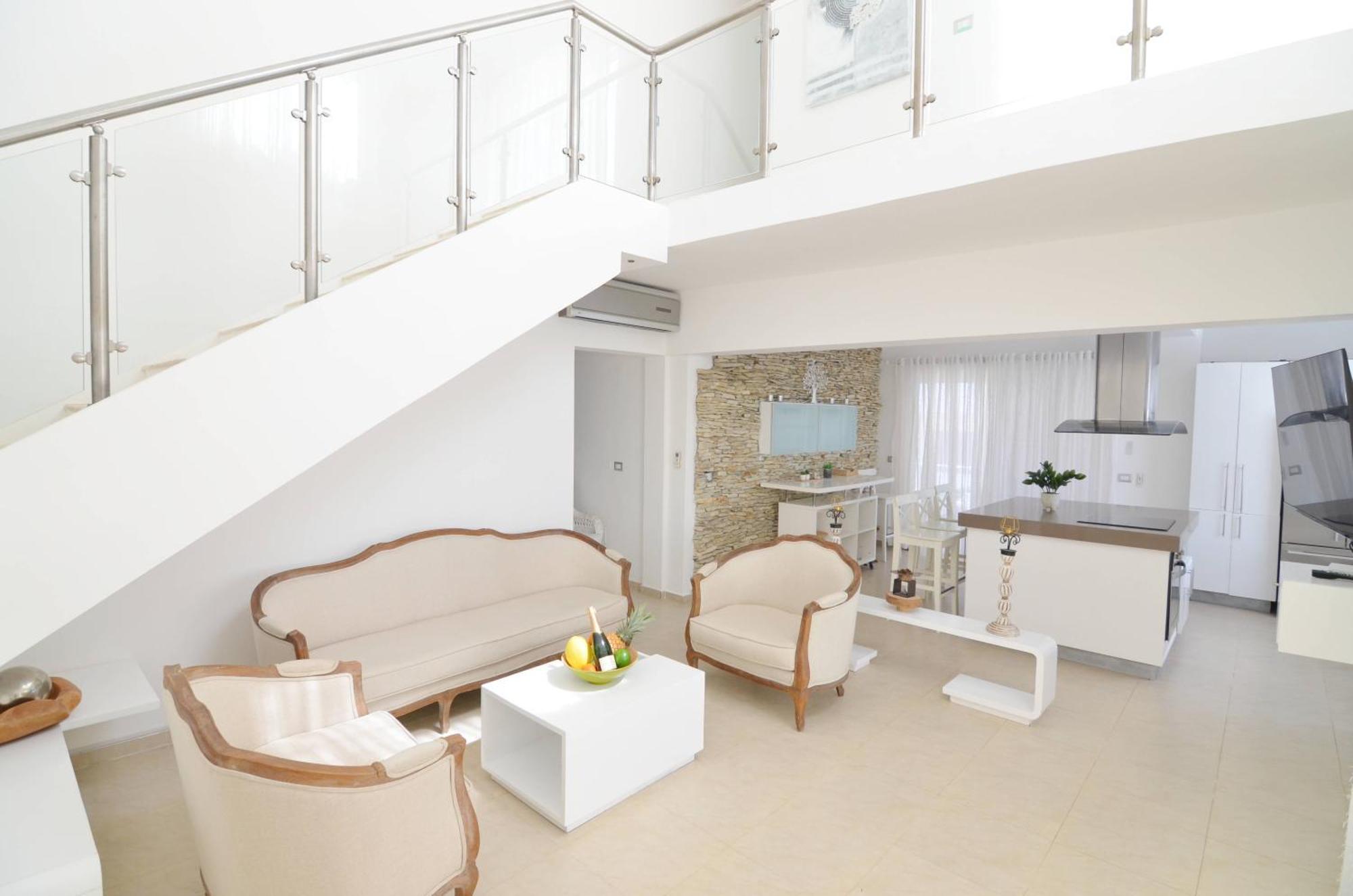 With Private Apartamento