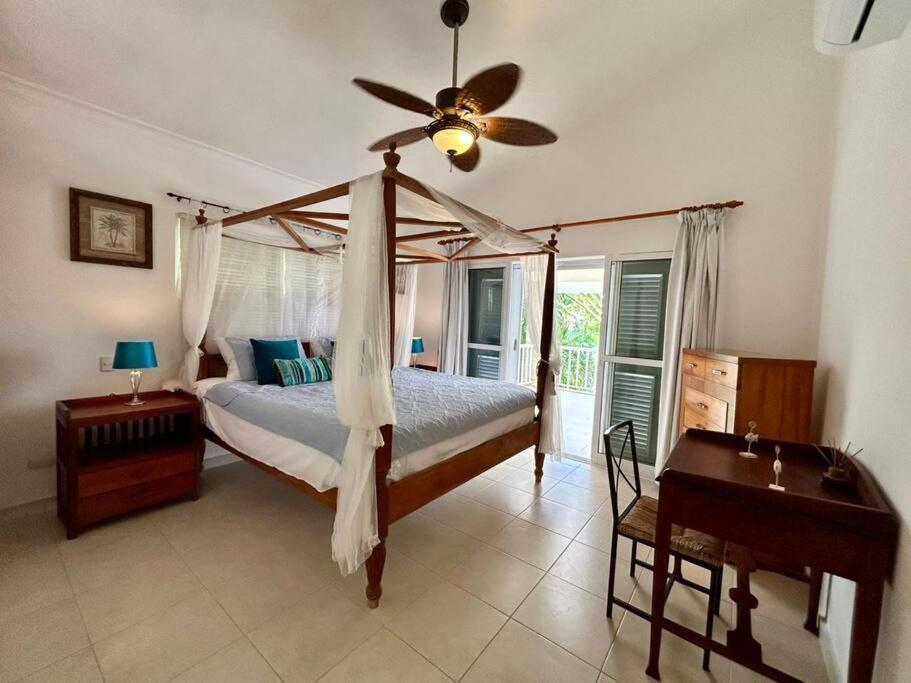 Rubi ,lujosa En Villa Punta Cana