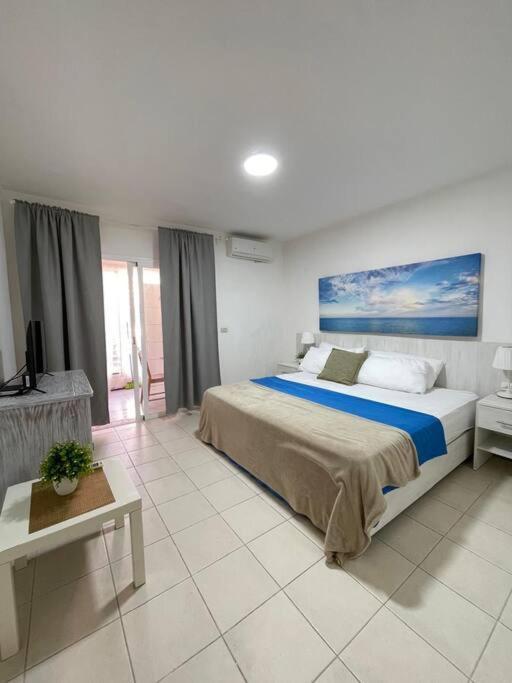 Blue Coral Beachfront Apartamento *