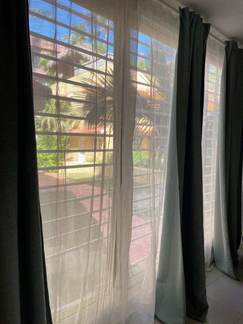 Blue Coral Beachfront Apartamento *