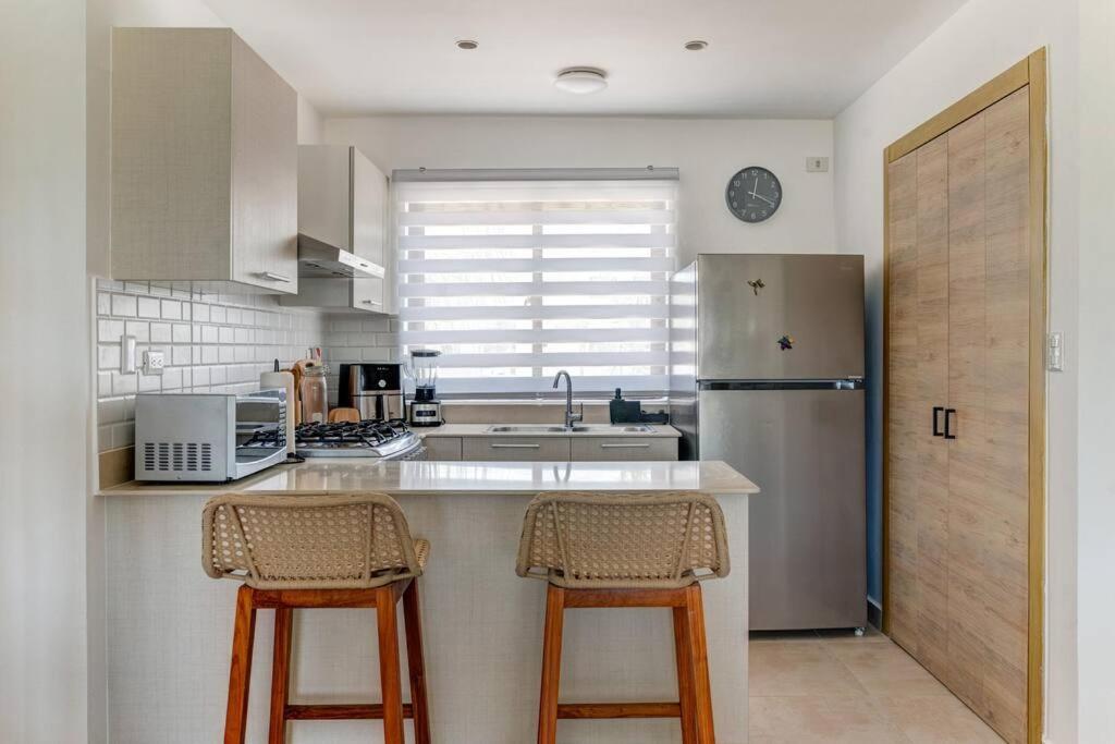 Apartamento Moderno, Luminoso, Piscina, Playa Cerca