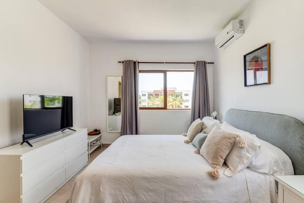 Moderno, Luminoso, Piscina, Playa Cerca Apartamento Punta Cana